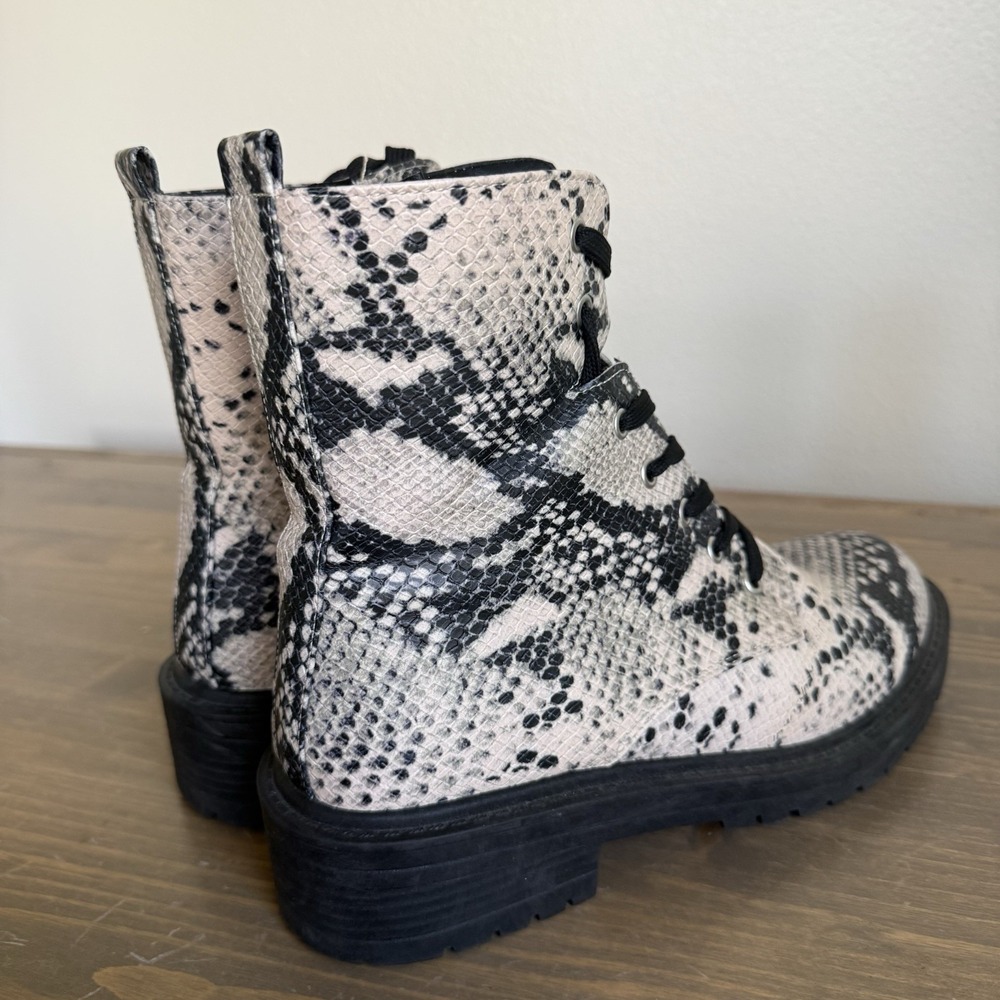 Madden Girl Womens 8M Aleena Faux Snakeskin Lug Sole Lace Up Combat Boots - Picture 4 of 9